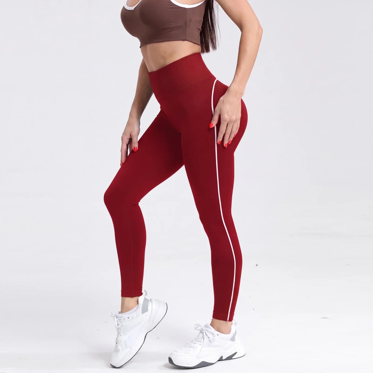 Sculvea essential seamless leggings - burgundy - worn by model, side view